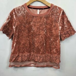 Xhiliration (4/$25 SALE) Nude Lace No Coll Blouse